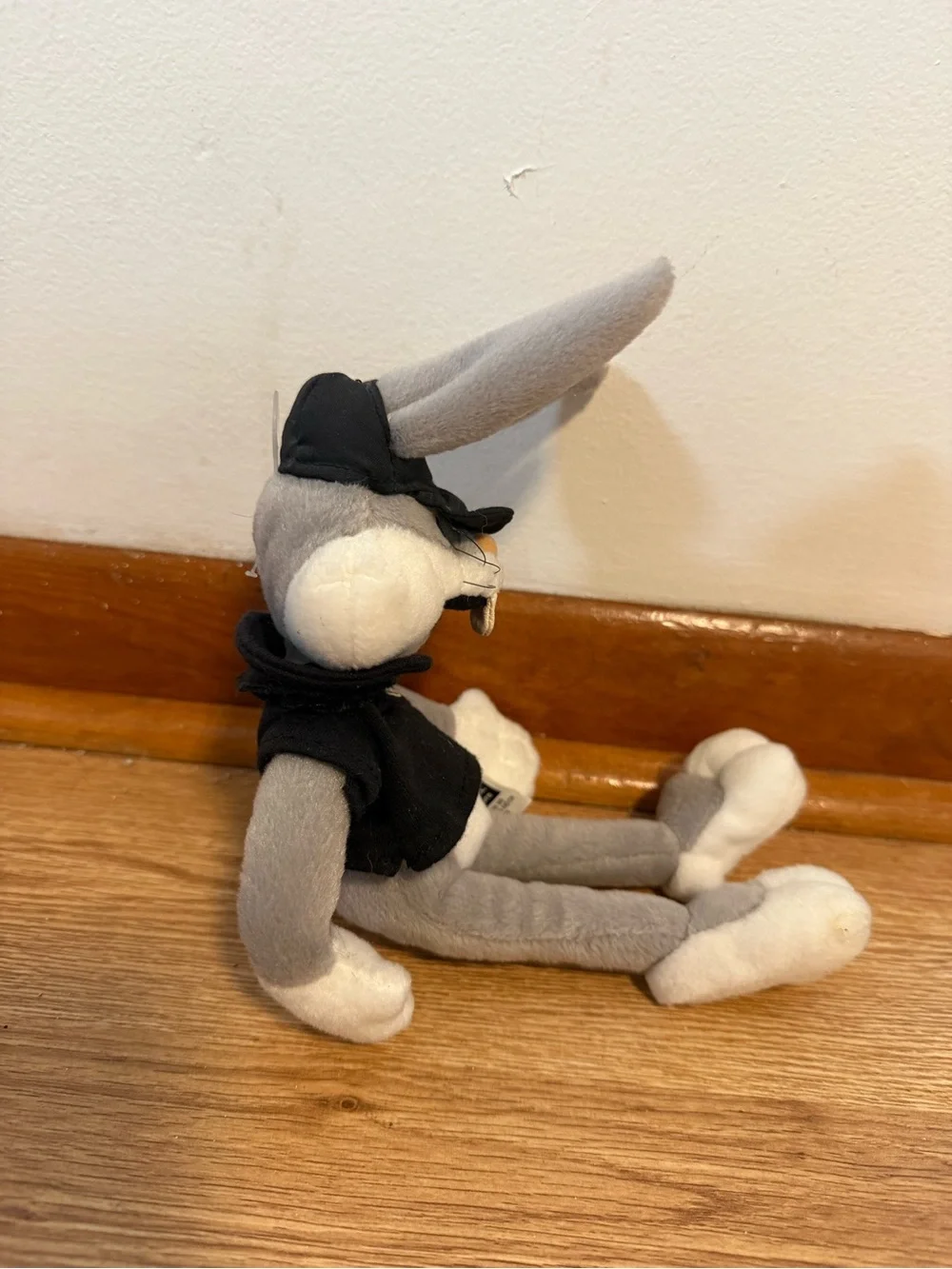 1999 Special Edition WBSS Warner Brothers Store Bugs Employee Bugs Bunny Beanie